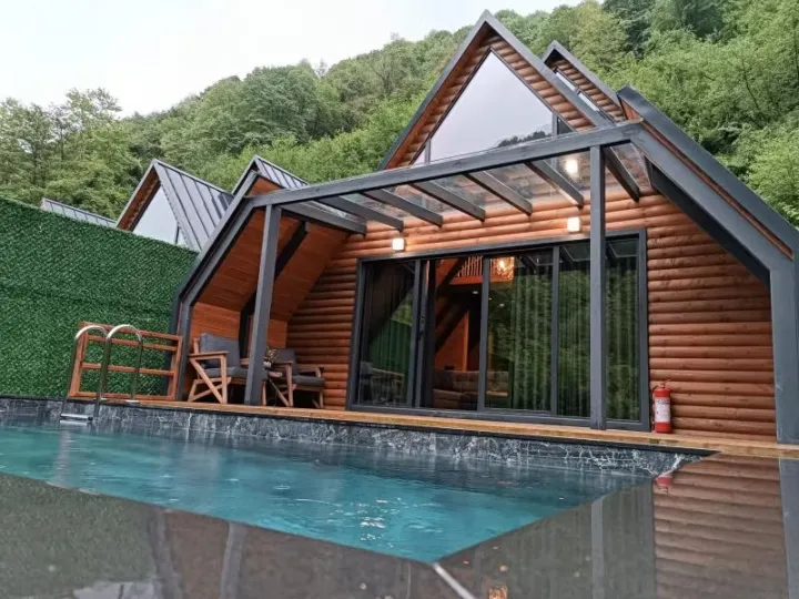Jakuzili Bungalow , Dere ve Orman Manzaralı, Isıtmalı Özel Havuzlu