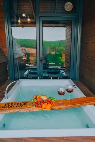 Suite Bungalow, , Isıtmalı Özel Havuzlu