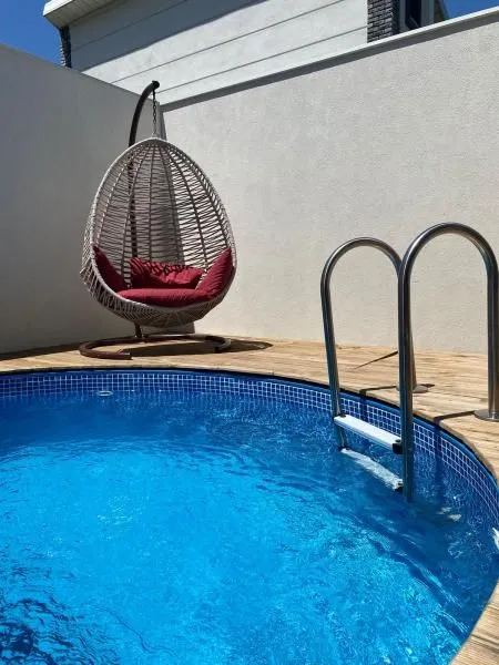 3+1 Family Suite, Bahçe Manzaralı, Isıtmalı Özel Havuzlu